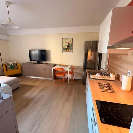 Le Tassigny #central #quiet #air Conditioning #wifi Apartman